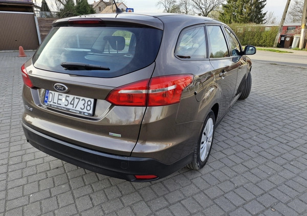 Ford Focus cena 32400 przebieg: 178450, rok produkcji 2015 z Legnica małe 277